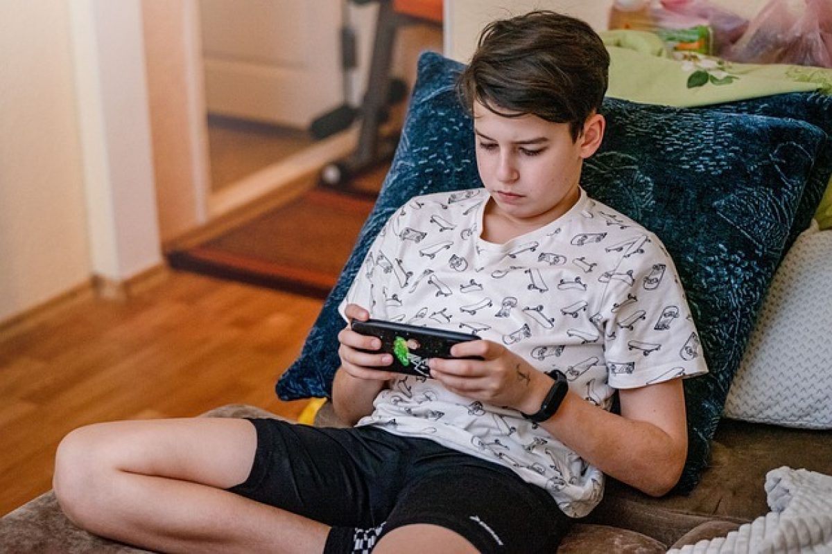 Les_raisons_d’interdire_l’utilisation_d’appareils_mobiles_aux_enfants_moins_de_12_ans